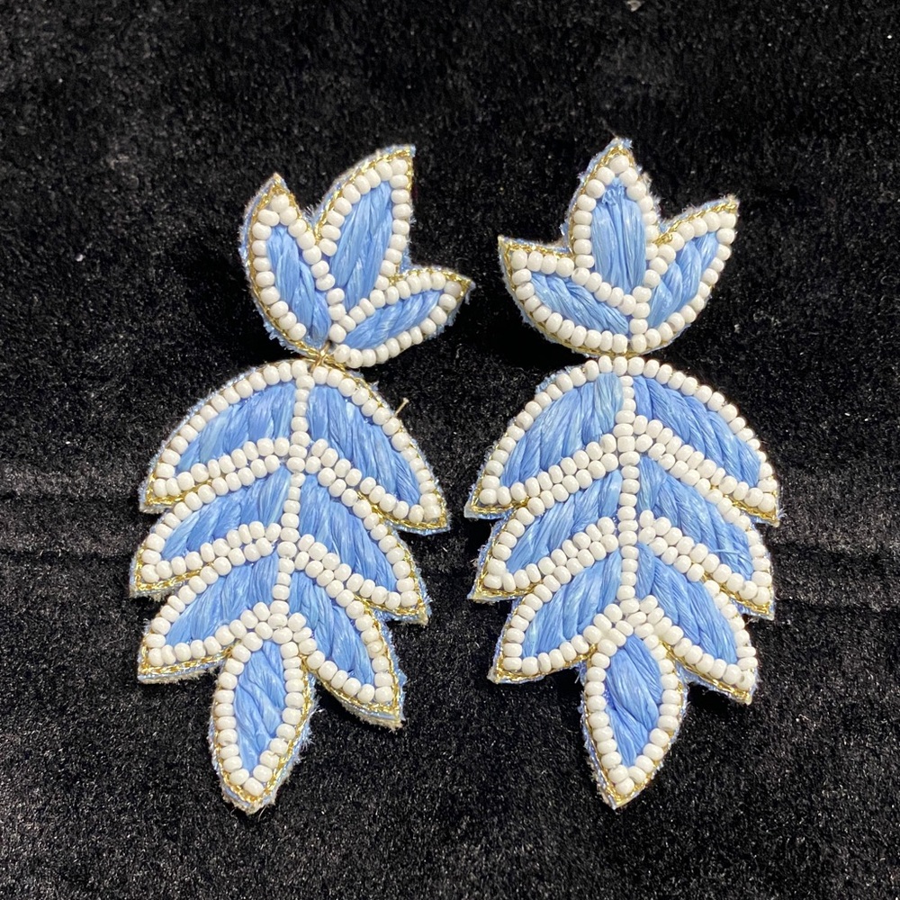 NWOT Fabulous Blue and White Beaded Leaf Earrings